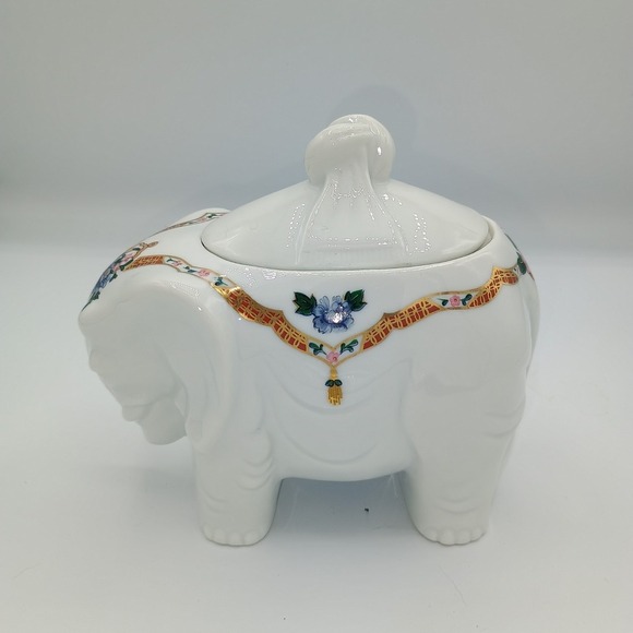 Other - Chinoiserie White Porcelain Elephant With Lid Japan Trinket Box Elizabeth Arden